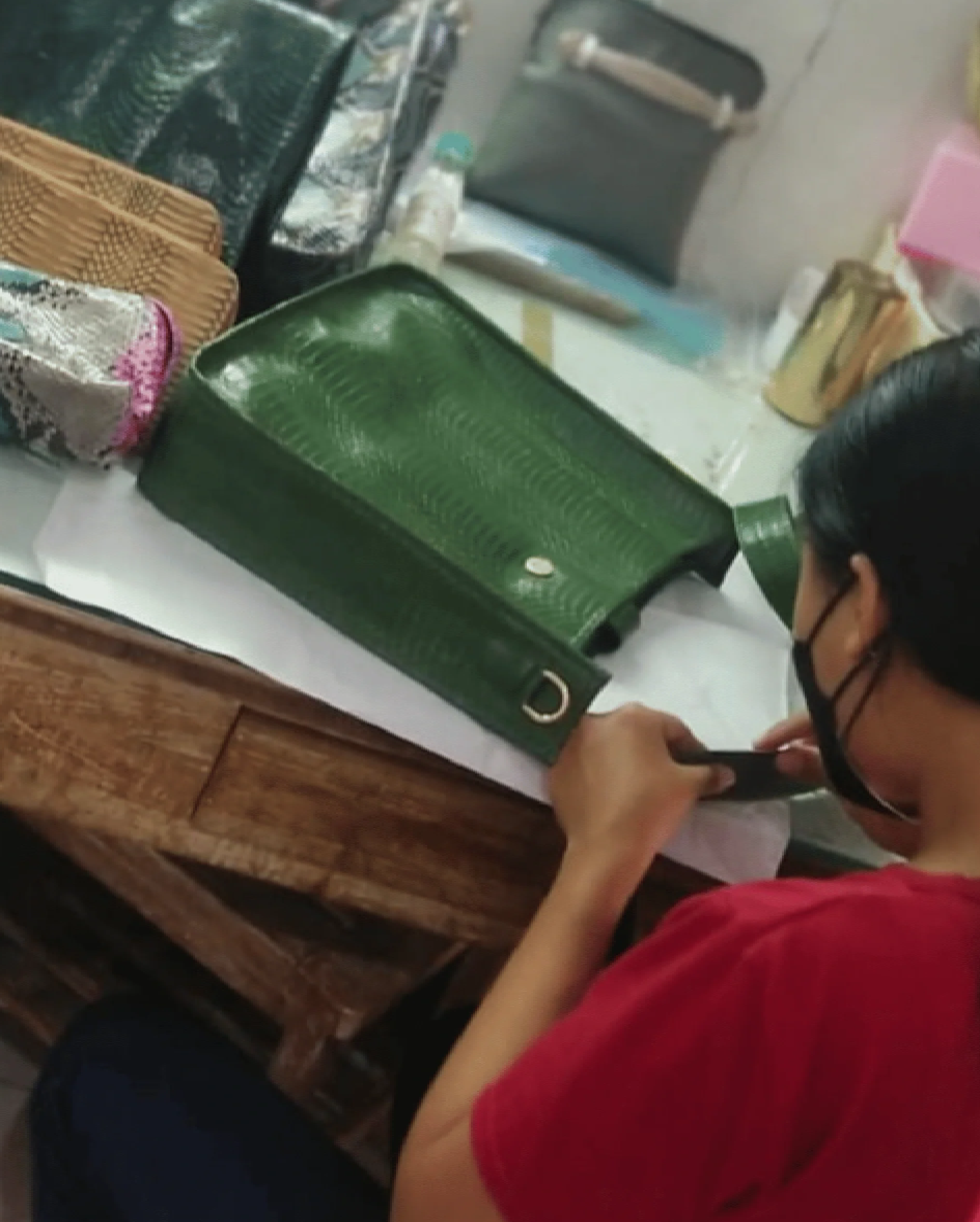 Our collections are crafted by women artisans in Bali, who work from home, allowing them to earn an income while caring for their families.